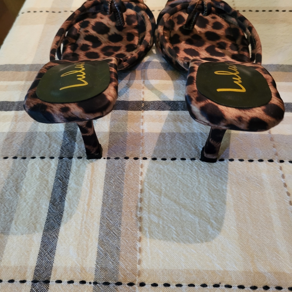 Lulu's Brown Leopard Print Women's Sandals - Picture 3 of 4